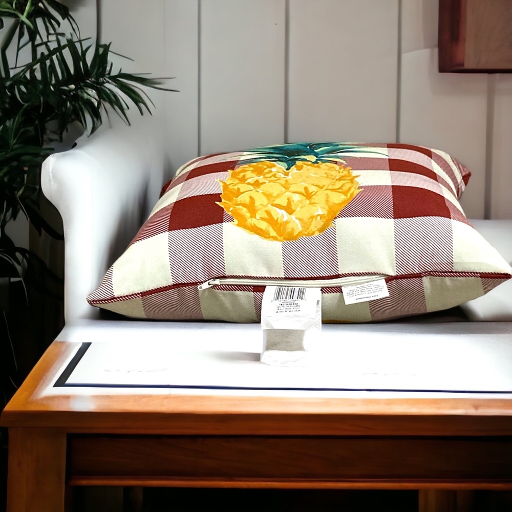 🆕 Hampton Bay Square Pillow Indoor/Outdoor Home Decor Pineapple Accent Pillow - Picture 8 of 17